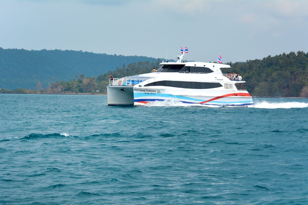 Boonsiri High Speed Ferry