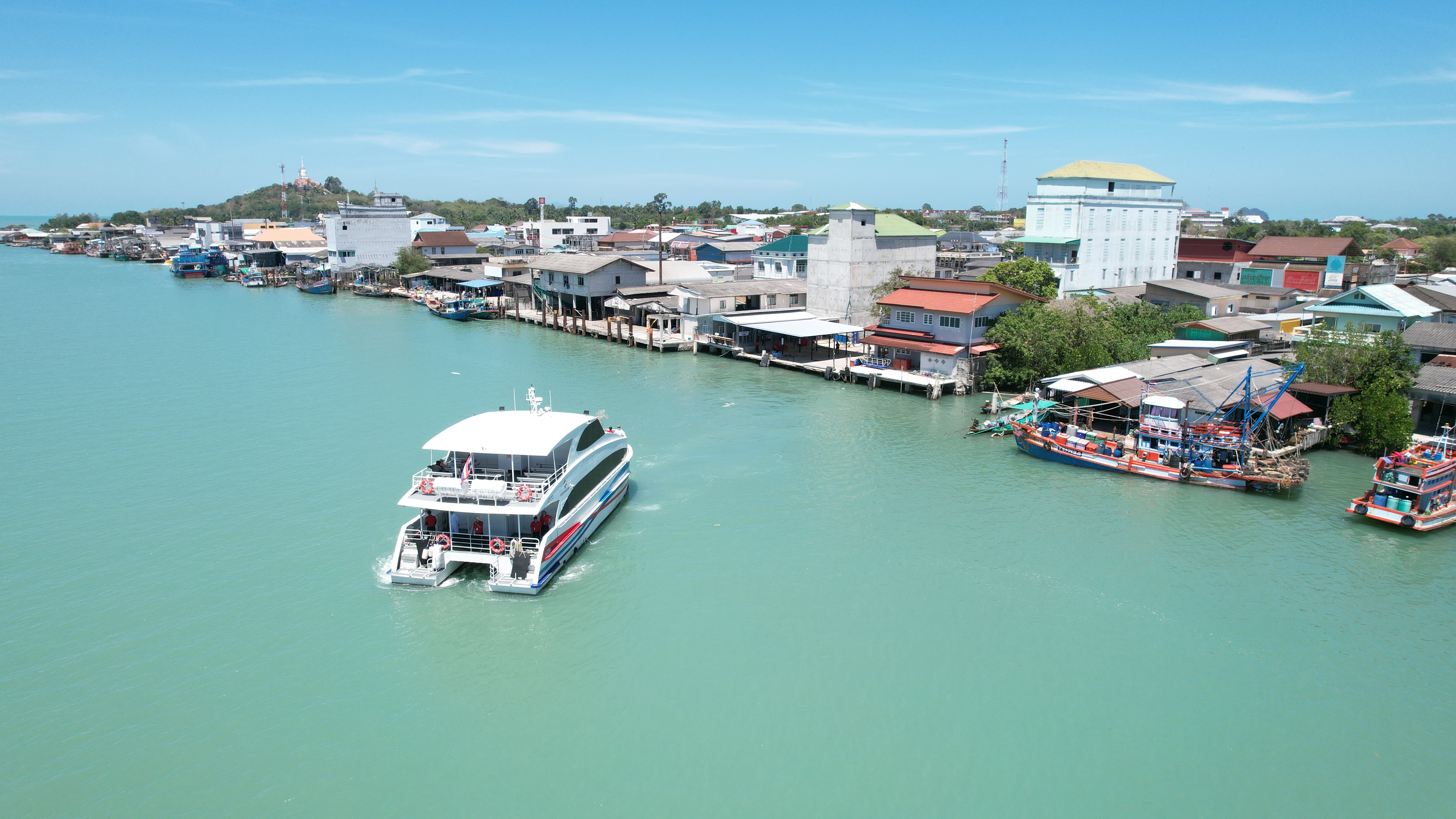 map សុរ៉ាតថានី (កំពង់ផែដុនសាក់) - Boonsiri Ferry